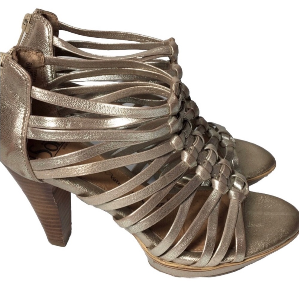 Sofft metallic strappy leather heels. Size 6.